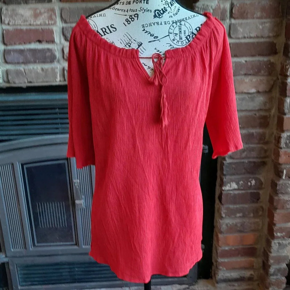 Milan Kiss Blouse - Picture 1 of 4